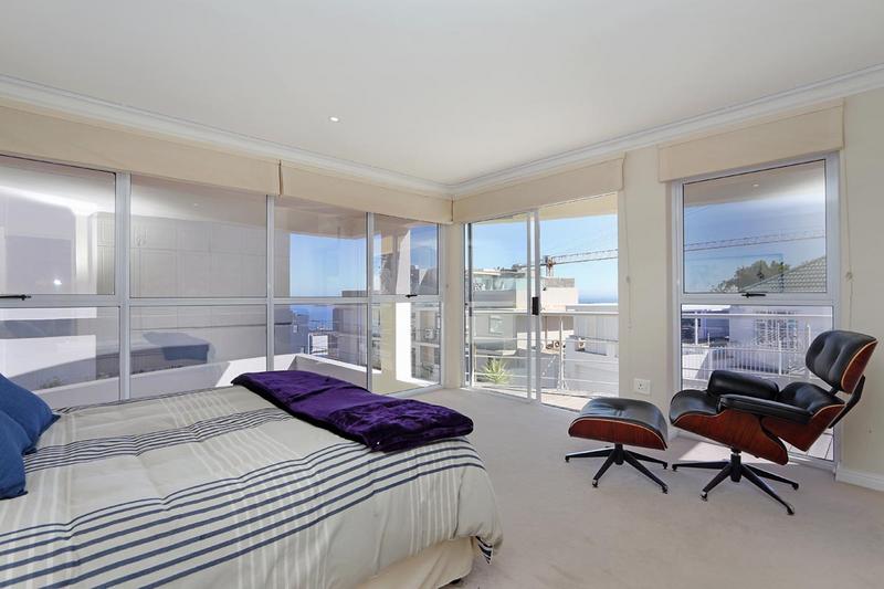 3 Bedroom Property for Sale in Sea Point Western Cape